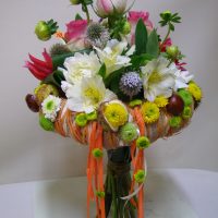 GP025 Įvairių gėlių puokštė